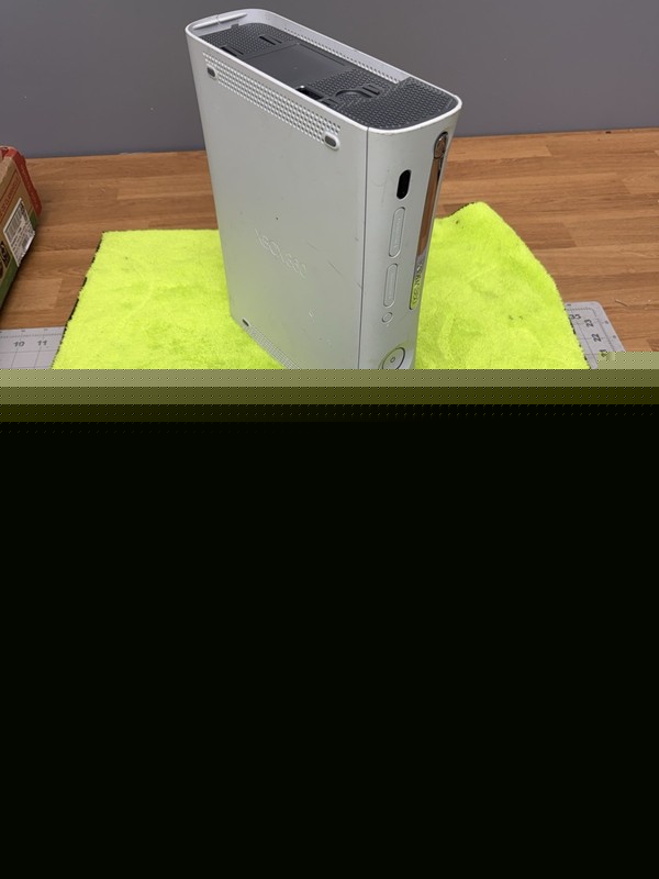 Xbox 360 Console Hard drive White Unknown if still works See DESCRIPTION! Pics🔥