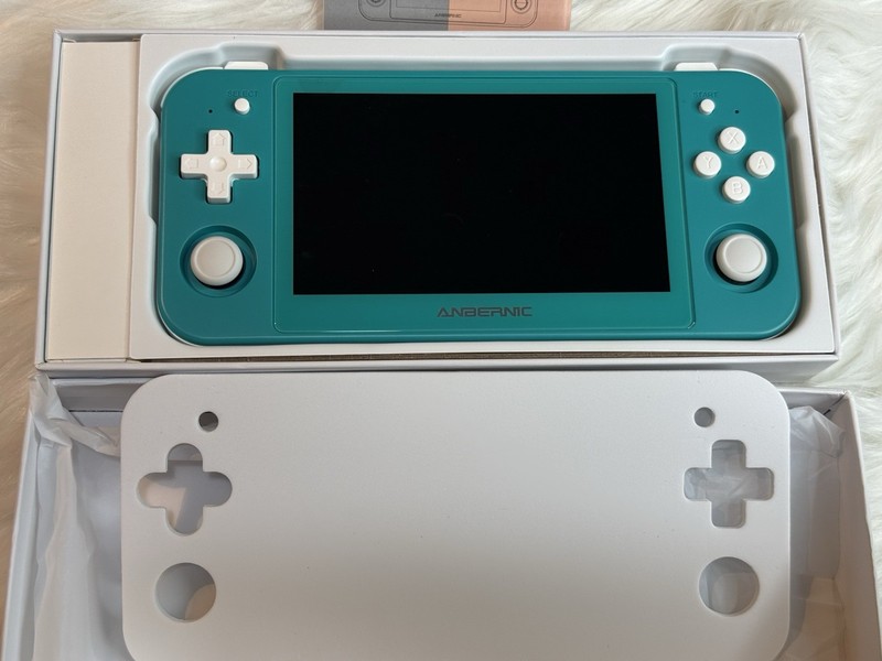ANBERNIC RG505 Handheld Retro Gaming Console Green Complete in Box Tested