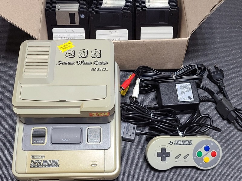 Nintendo Super Famicom Game Console & Wild Card SMS3201 3.5Disk for PAL SFC SNES