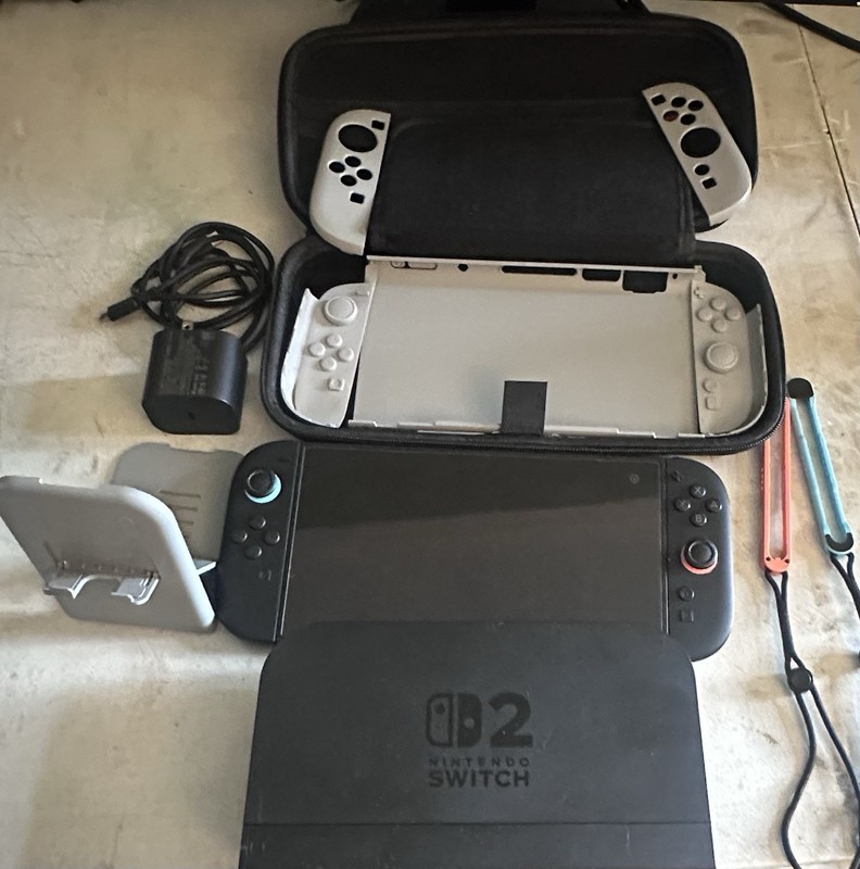 Switch 2 grey case, black/blue/red color comes with everything in the box.