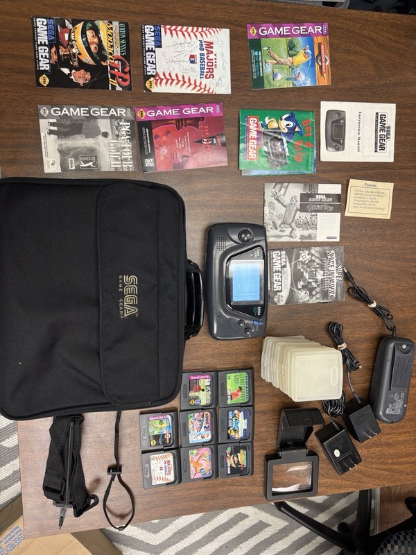 Game Gear Plus 9 Games, Charger, Battery Pack,case And Magnifying Glass