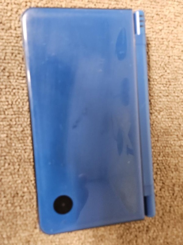 NINTENDO DSI XL (SCUFFED TOUCHSCREEN. TESTED, WORKS!) (DJ1038434) gallery