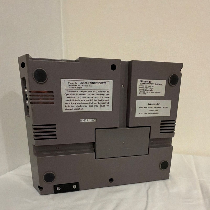 Nintendo Entertainment System NES-001 Gray Home Console w/ Composite RCA gallery