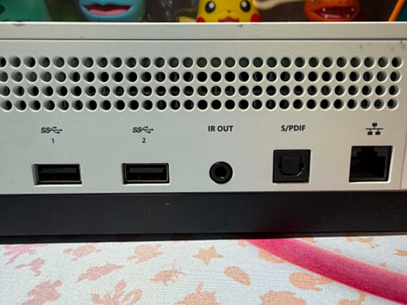 Microsoft Xbox One S 500 GB Console - White Used Tested Authentic Minor Wear gallery
