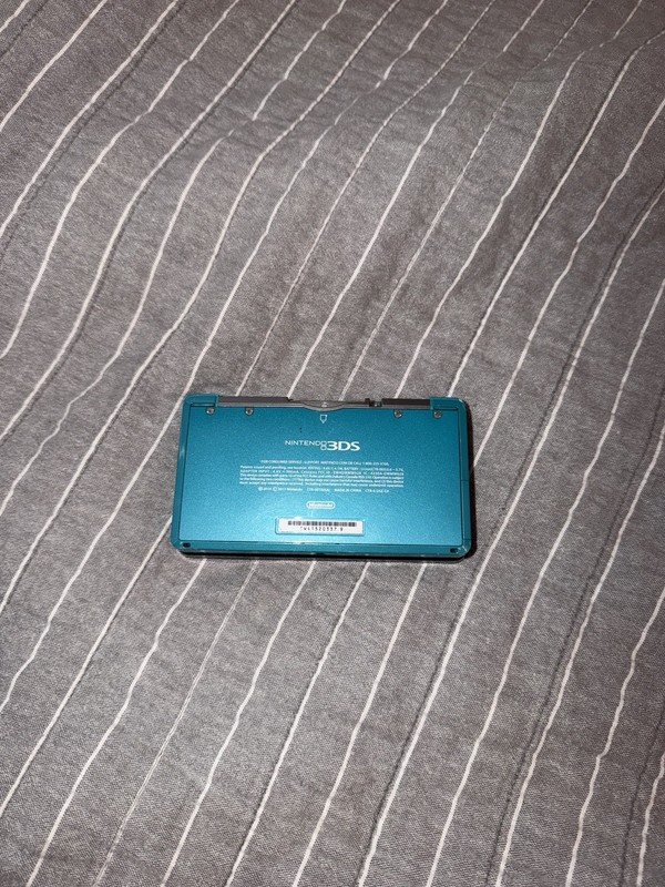 Nintendo 3DS Handheld System - Aqua Blue With Charger gallery