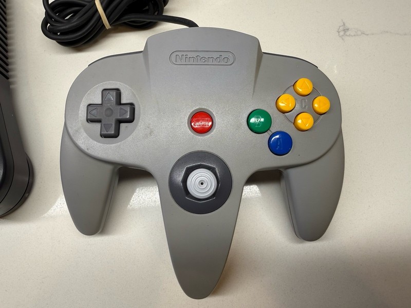 Nintendo 64 N64 Console w/ 3 Controllers + Cables - All OEM - READ DESCRIPTION gallery