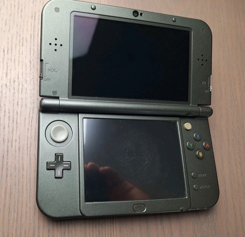 New Nintendo 3DS XL Metallic Black | Charger 32GB SD Card | REGION FREE TOP IPS gallery