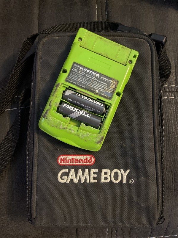 Nintendo Gameboy Color-Kiwi Green w/ 7 Misc. Games and Carrying Case gallery