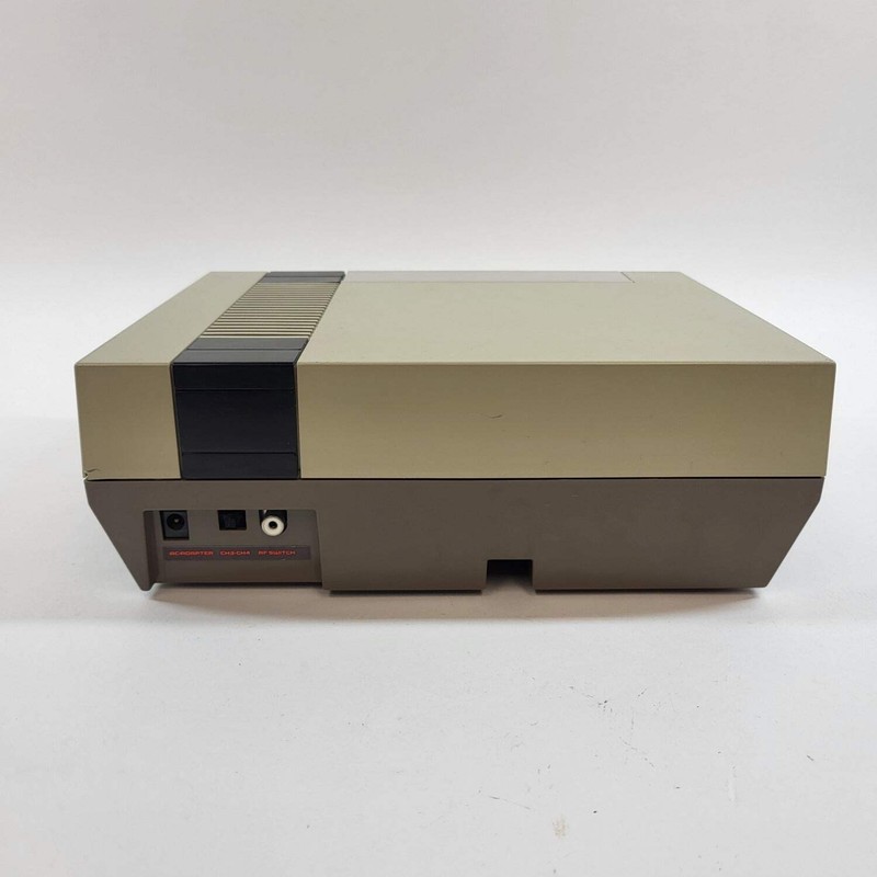 Nintendo Entertainment System Console Gaming System Only NES-001 Gray NO POWER gallery