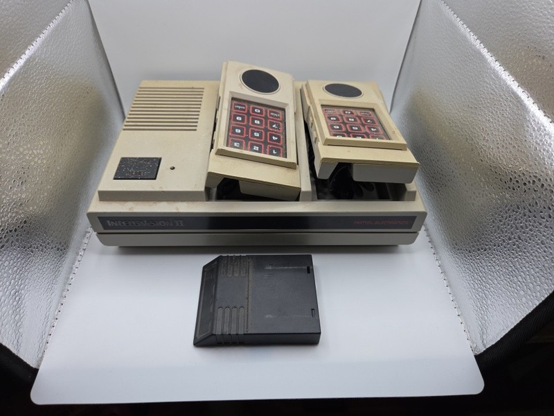Mattel Electronics Intellivision II Console w/ 2 Controllers UNTESTED