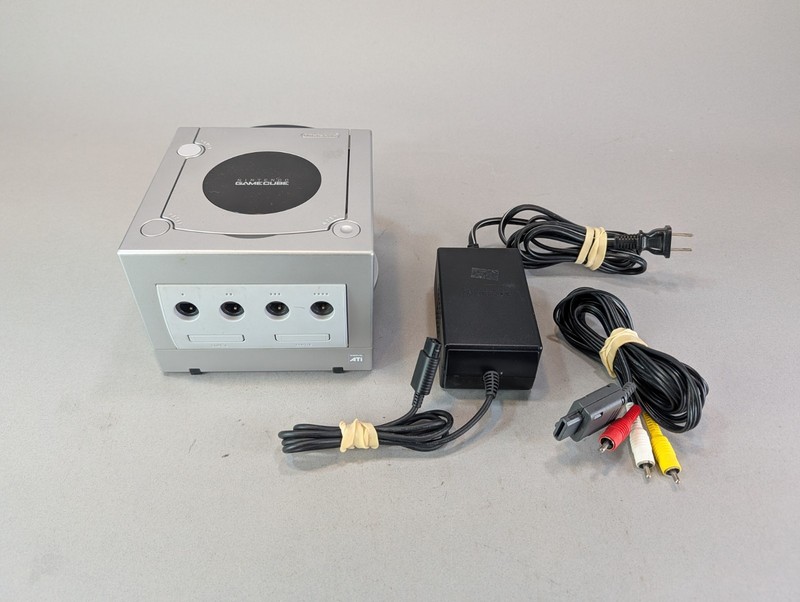 OEM Nintendo GameCube DOL-101 Silver Console + Cords WORKS!