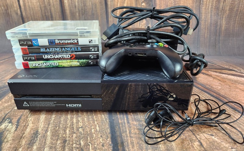 Microsoft Xbox One 1540 500GB Console System Bundle W/ Controller & 5 Games