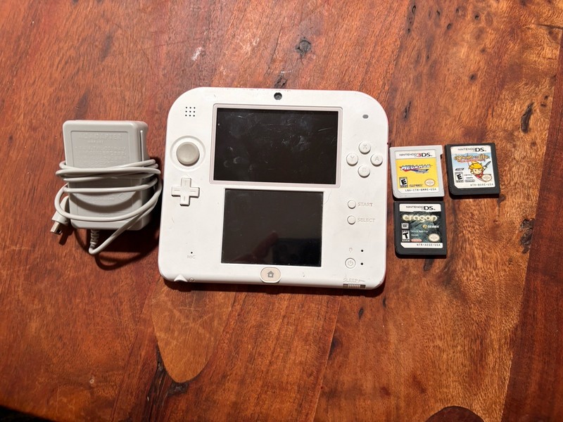 Nintendo 2DS Scarlet Red White Bundle tested Working