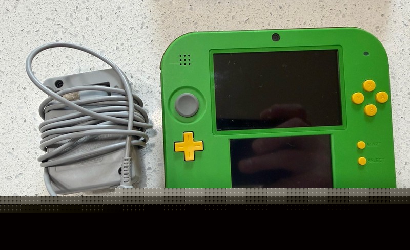 Nintendo 2DS Legend of Zelda Ocarina of Time 3D Console