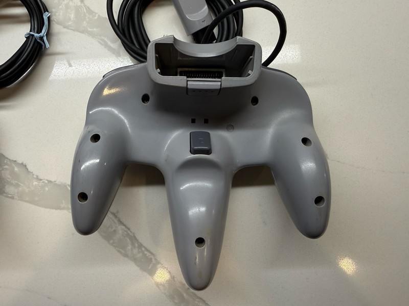 Nintendo 64 N64 Console w/ 3 Controllers + Cables - All OEM - READ DESCRIPTION gallery