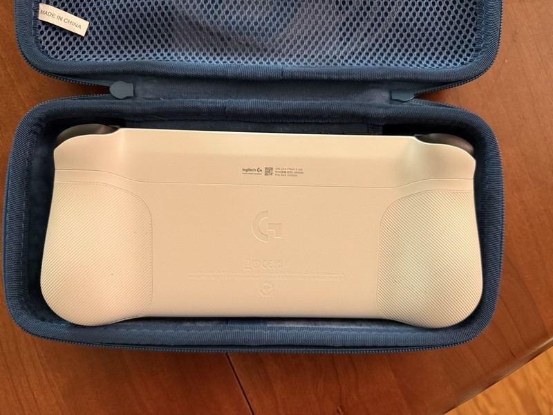 Logitech G Cloud Handheld Gaming Console w/ Case & OEM Cable gallery