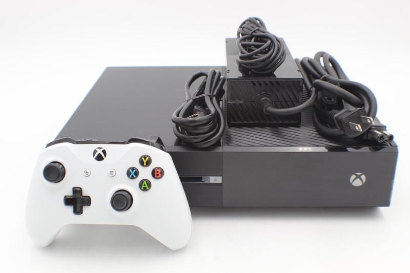 Xbox One Model 1540 Home Gaming Console 500GB W/ Controller & Cords