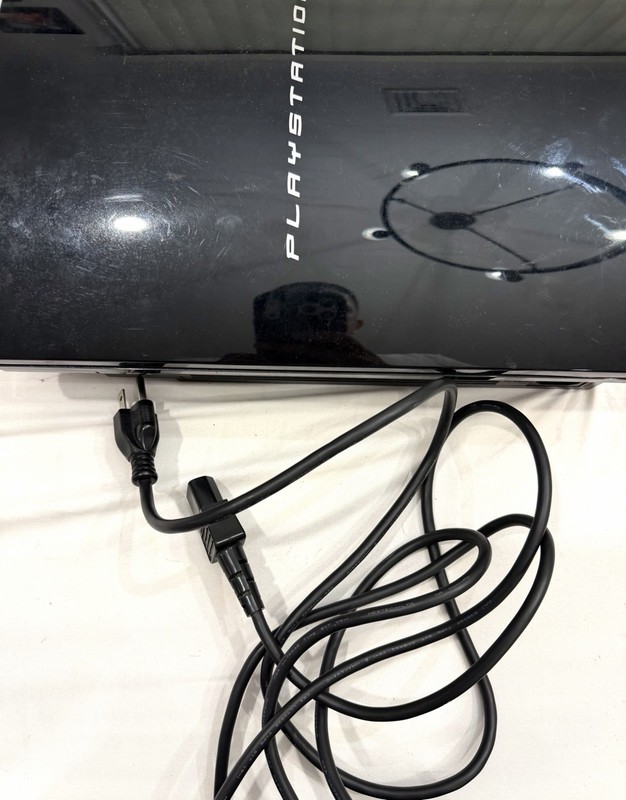 Sony PlayStation 3 CECHL01 Gaming Console PS3 & Controller (TESTED & WORKING) gallery