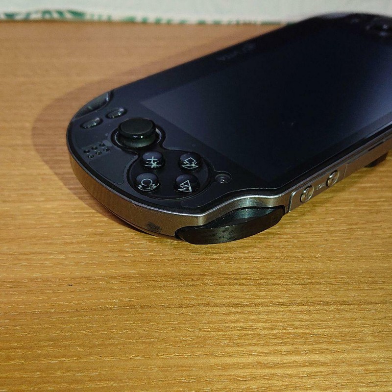Playstation vita 3G/Wi-Fi model CRISTAL BLACK PCH-1100 only console LTD gallery