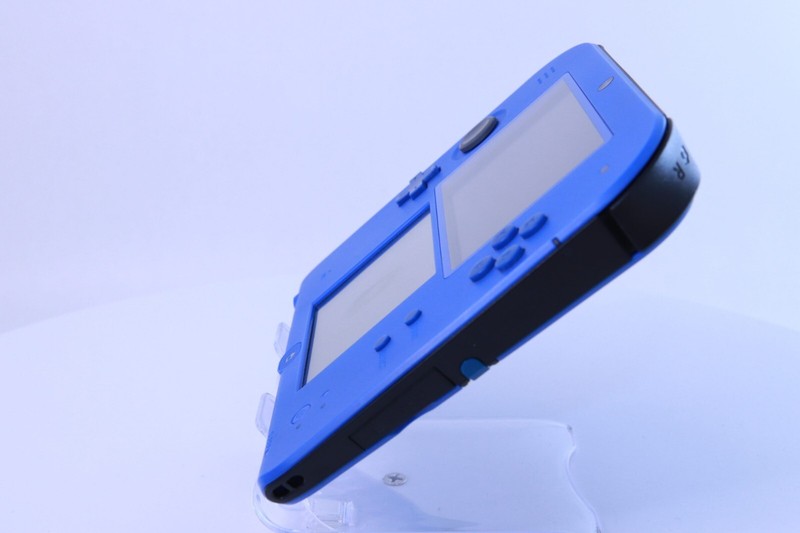 Nintendo 2DS Blue [Rank:S] W/USB Cable gallery
