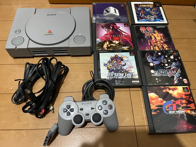 Sony PlayStation 1 PS1 Console SCPH-5500 with 7 Games