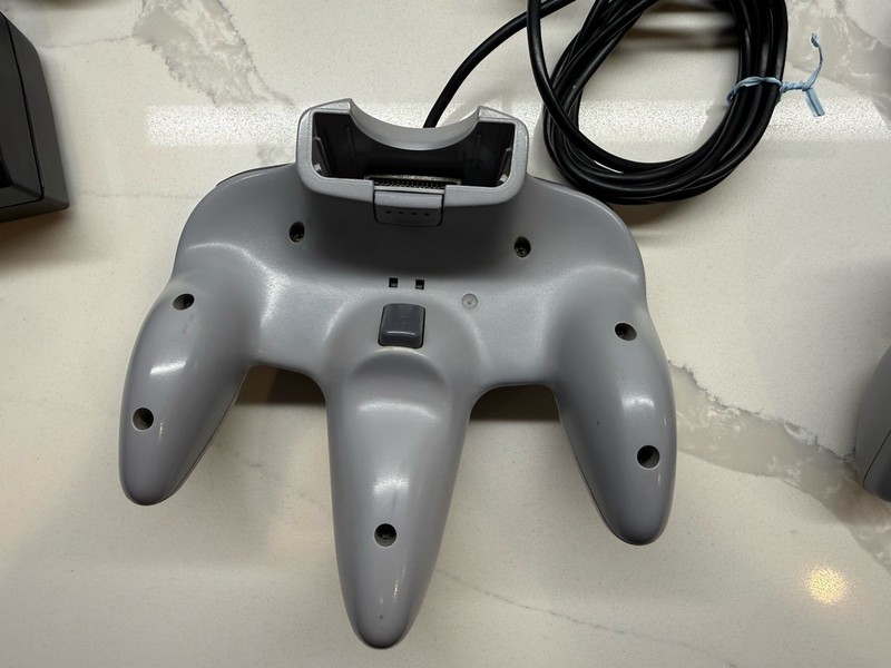 Nintendo 64 N64 Console w/ 3 Controllers + Cables - All OEM - READ DESCRIPTION gallery