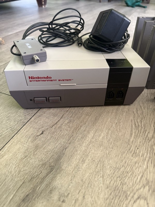 Nintendo Entertainment System Console With 6 Games Working Perfectly!!!!! gallery