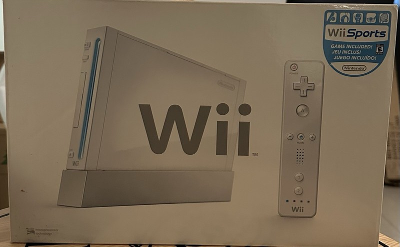 Nintendo Wii Console Complete In Box w/ 4 Games & Multiple Controllers