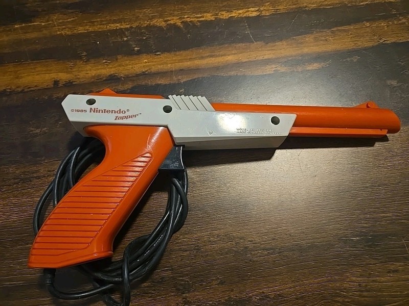 Original Zapper Light Gun for NES Nintendo Entertainment System