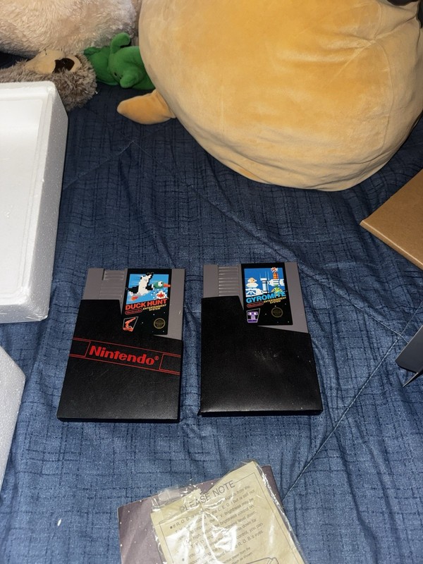 Nintendo NES Deluxe Set Console w/ R.O.B. & Zapper Light Gun gallery