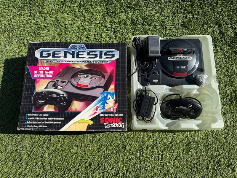 Sega Genesis Console Model 1601 Sonic The Hedgehog Bundle System Completed Boxed