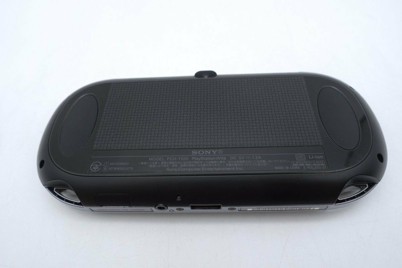 Playstation vita 3G / Wi-Fi model CRISTAL BLACK PCH-1100 japan 1000 series JP gallery