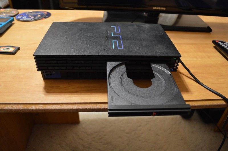 Sony PlayStation 2 Console SCPH-50001 with 8 Games (See Description) gallery
