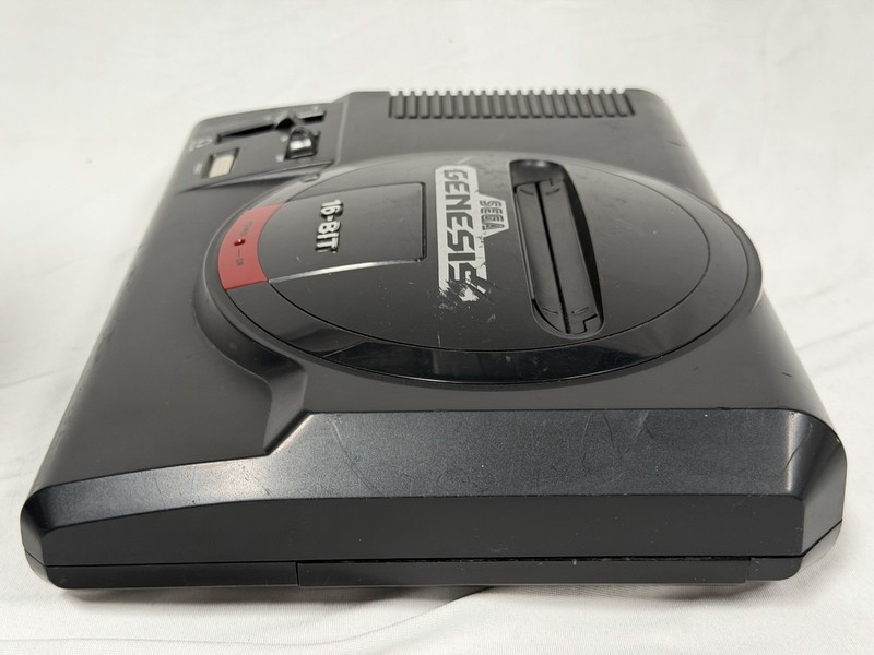 Sega Genesis Model 1601 Gen 1 Console System Bundle - Tested and Works gallery