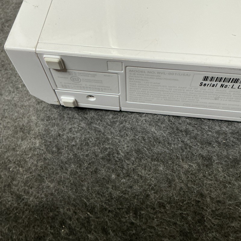 Nintendo Wii RVL-001 512 MB Home Console With AV Cords Only. Tested gallery