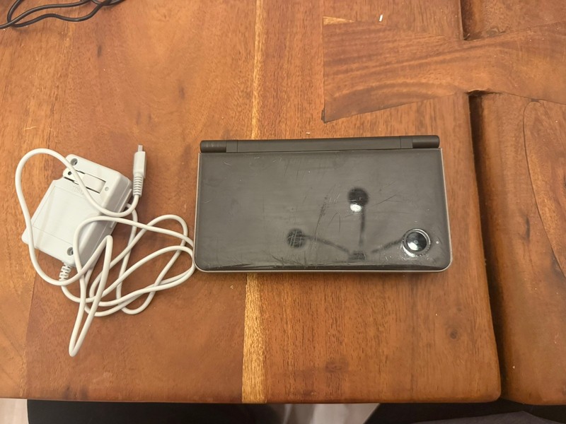Nintendo UTL-001 DSi XL Bronze Handheld System – Bronze Tested – with Charger