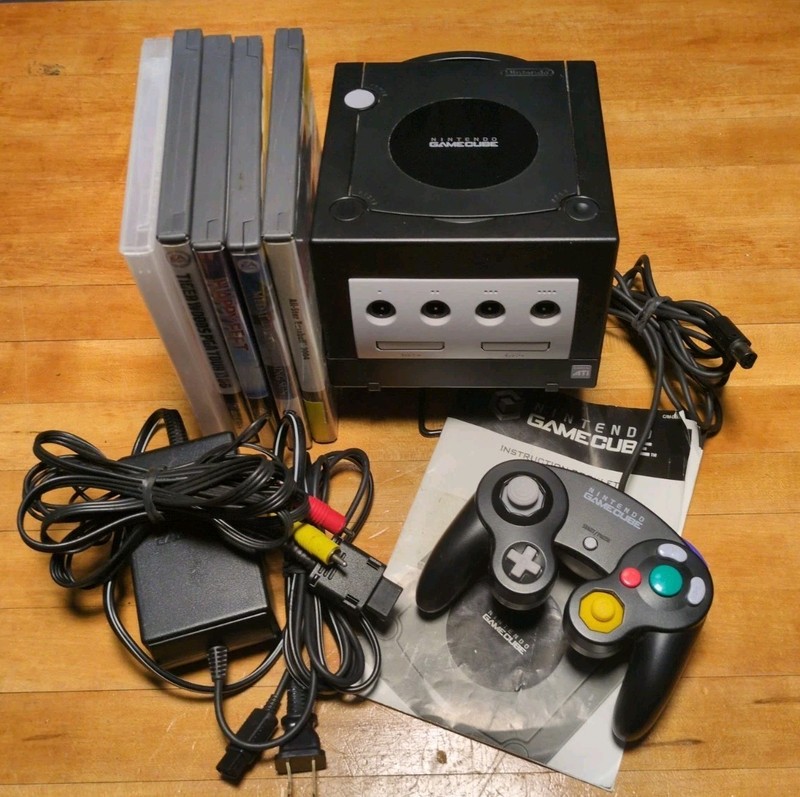 Nintendo GameCube DOL-001 Black Console Bundle – 5 Games