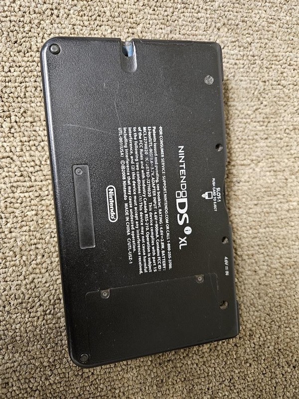 NINTENDO DSI XL (SCUFFED TOUCHSCREEN. TESTED, WORKS!) (DJ1038434) gallery