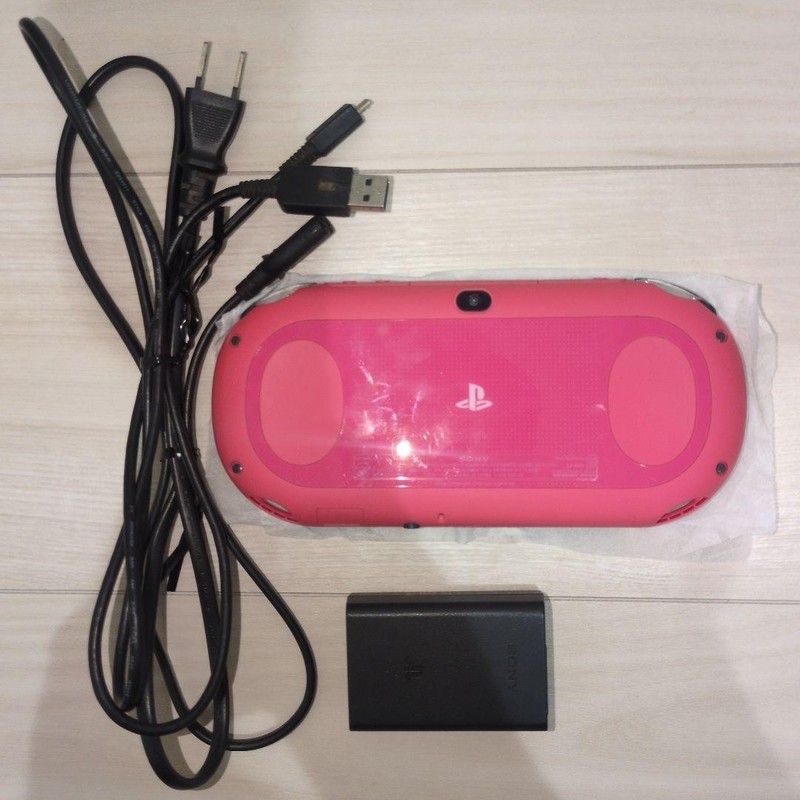 PlayStation Vita Wi-Fi Pink Black PCH-2000ZA15 Console w/box