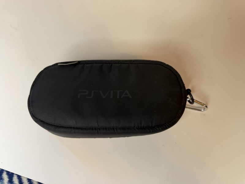 Sony PlayStation Vita PS Vita - Handheld Console - Black - PCH-1101 / Tested 8gb gallery