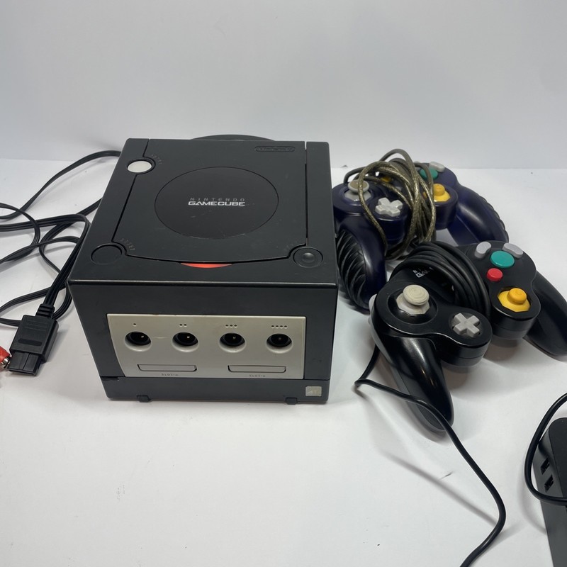 NINTENDO GAMECUBE DOL-001(USA) With Controllers