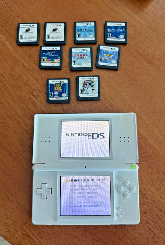 DS Lite [Includes 9 games]