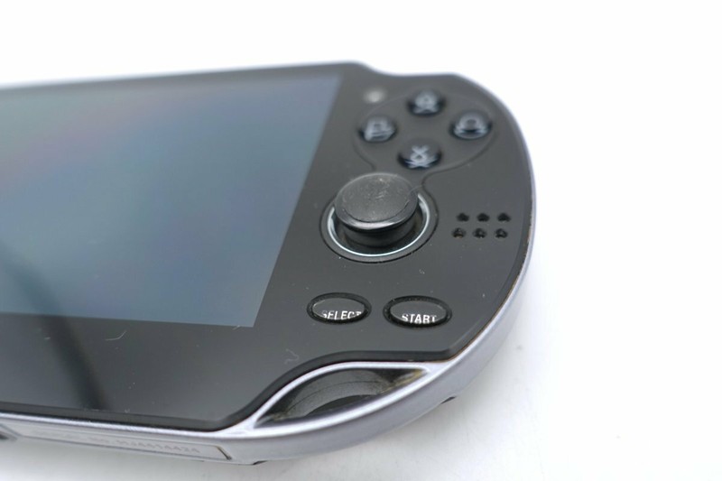 Playstation vita 3G / Wi-Fi model CRISTAL BLACK PCH-1100 japan 1000 series JP gallery
