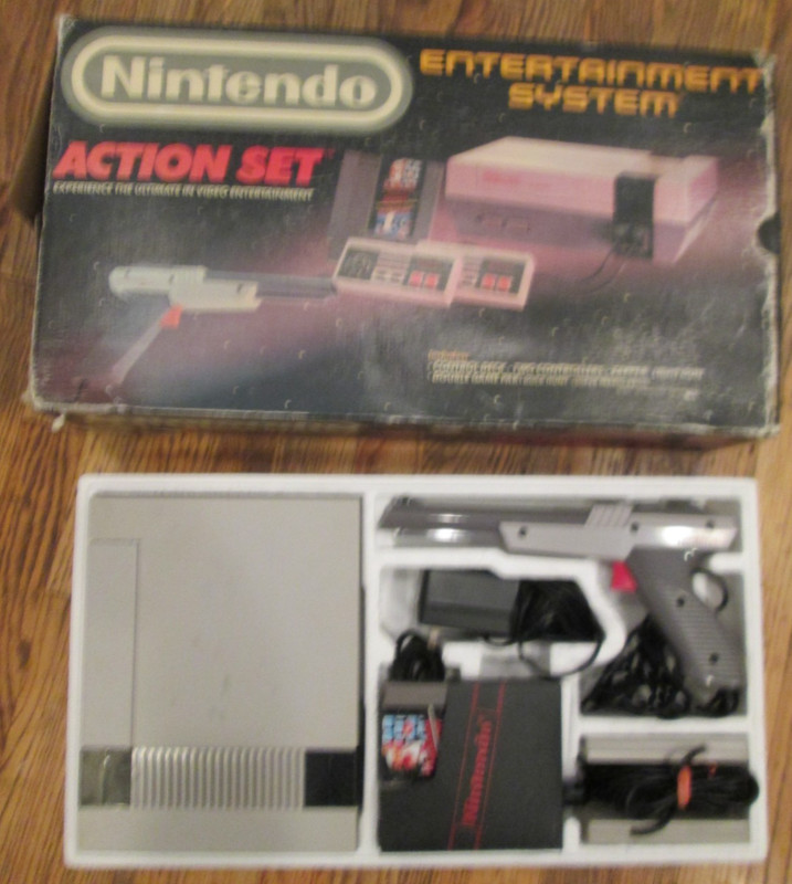 Nintendo NES Action Set NES-001 Console with Gray Zapper Console is Near Mint 🔥