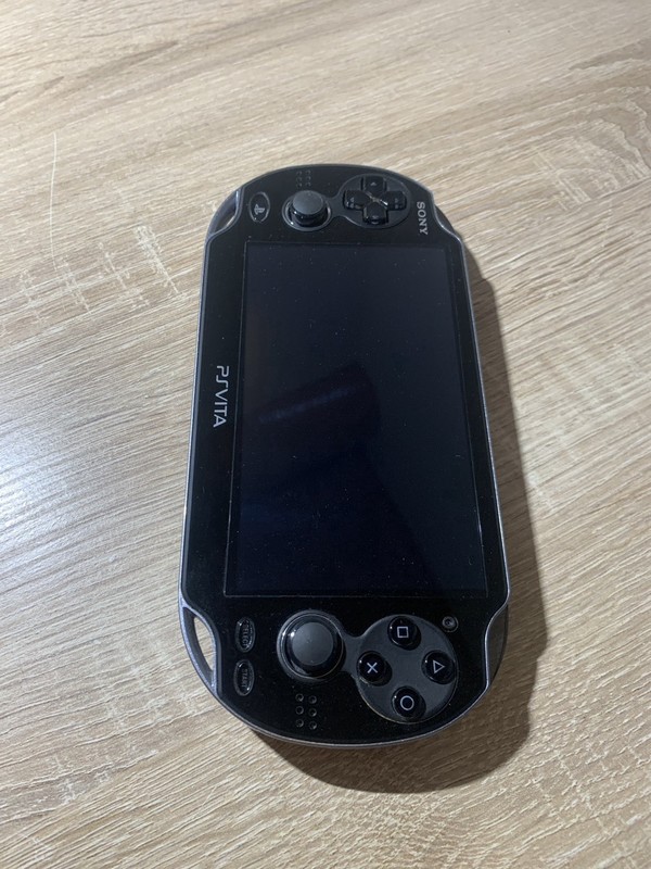 0935 Sony PlayStation PS Vita PCH-1100 Crystal Black Very Good TESTED gallery