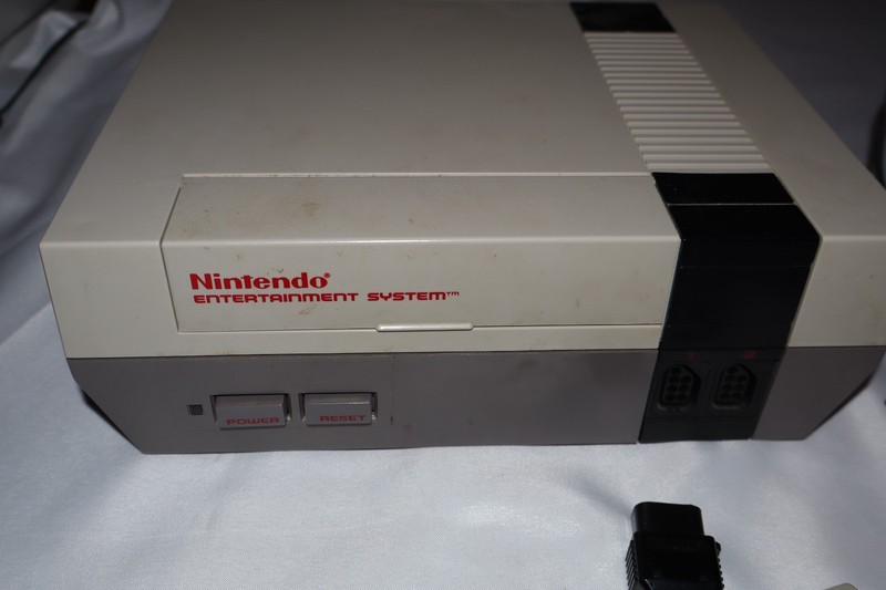 Nintendo NES Console 2 controllers A/V cord On Red Blinking Light Repair Parts gallery