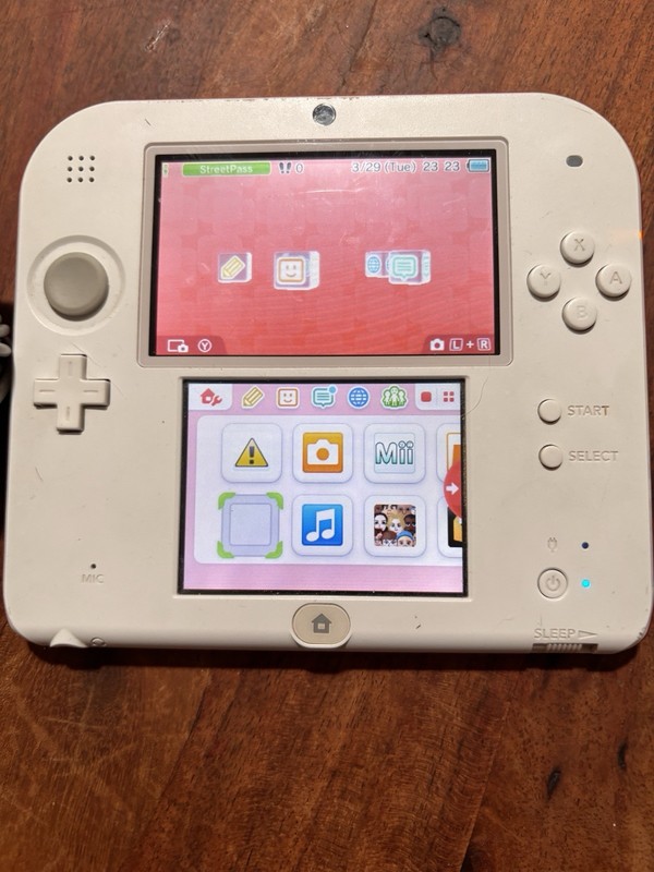 Nintendo 2DS Scarlet Red White Bundle tested Working gallery