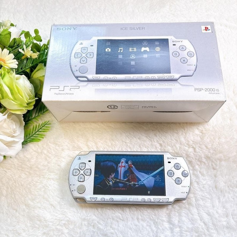 Sony PSP-2000 Ice Silver Console Tested Region Free Japan Boxed