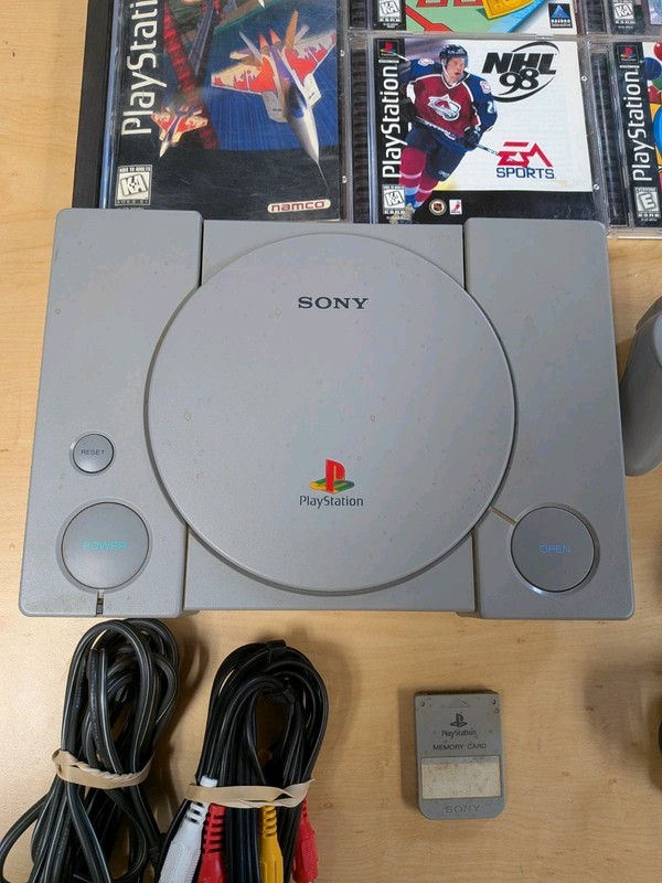 Sony PlayStation PS1 Console Bundle – Tested & Working – 8 Games CIB + gallery