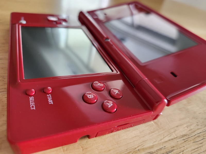 Nintendo DSi - Gloss Red *READ DESCRIPTION* gallery